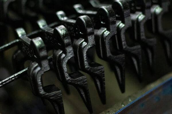 Detalhe de peça agrícola robusta